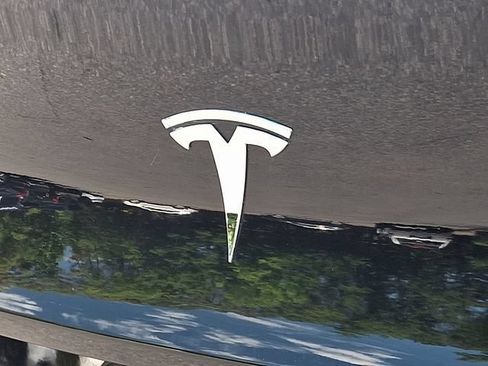 Used 2021 Tesla Model Y Long Range AWD/4WD image 35