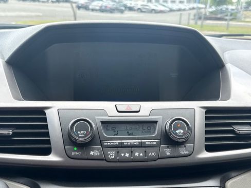 Used 2016 Honda Odyssey SE image 24