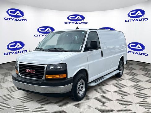 Used 2023 GMC Savana 2500 w/ Driver Convenience Package image 9