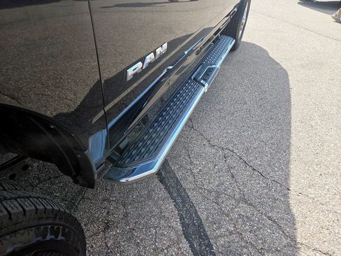 Used 2024 RAM 2500 Big Horn AWD/4WD image 33