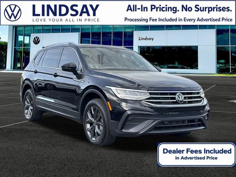 Used 2023 Volkswagen Tiguan SE w/ Panoramic Sunroof Package FWD image 1