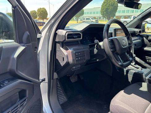 Used 2026 Toyota Tacoma SR5 RWD image 32