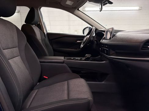 Used 2024 Nissan Rogue SV FWD image 28