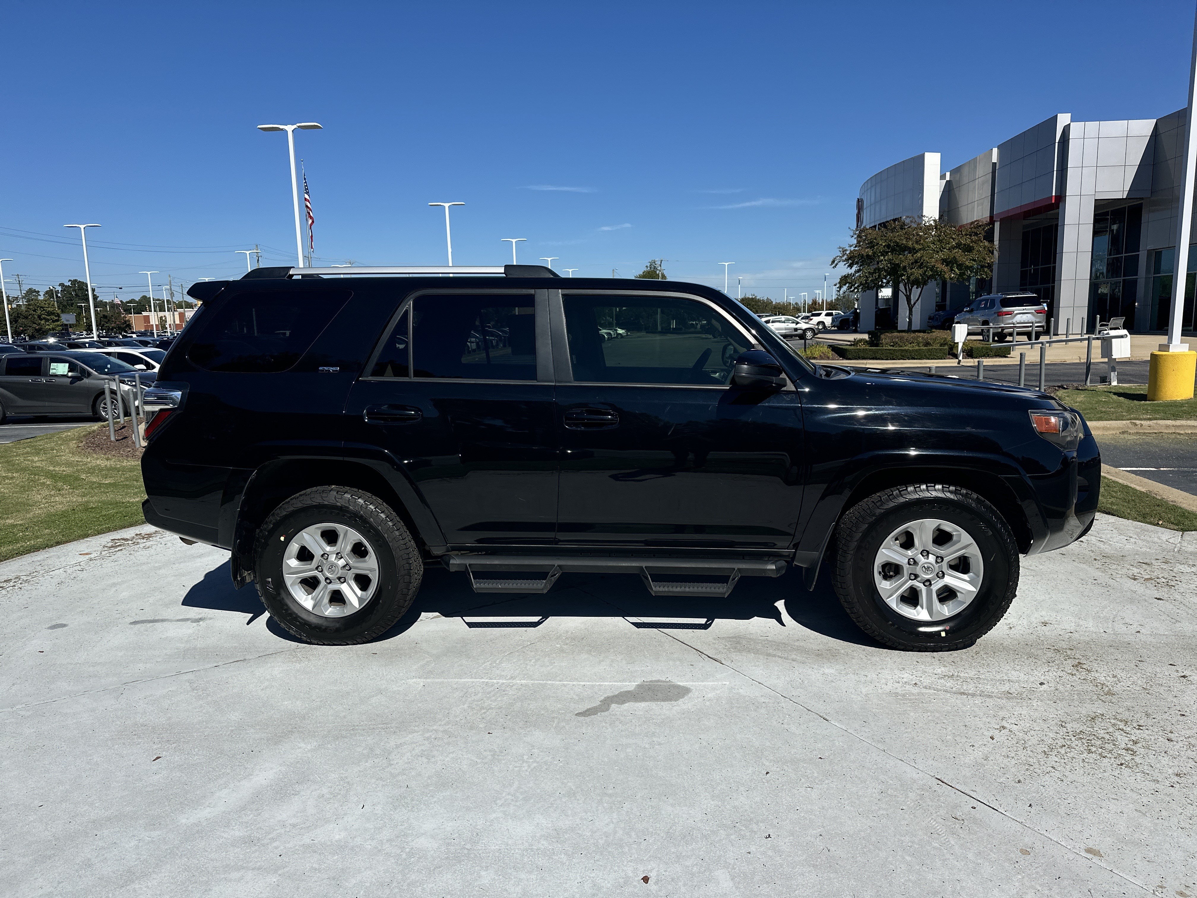 Used 2022 Toyota 4Runner SR5 RWD image 11