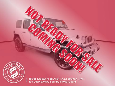 Used 2025 Jeep Wrangler Sahara image 1