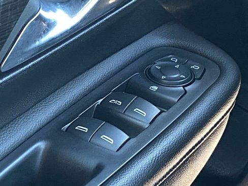 Used 2024 GMC Terrain SLE FWD image 28