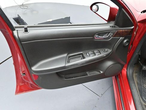 Used 2013 Chevrolet Impala LT w/ LT Sunroof Package FWD image 9
