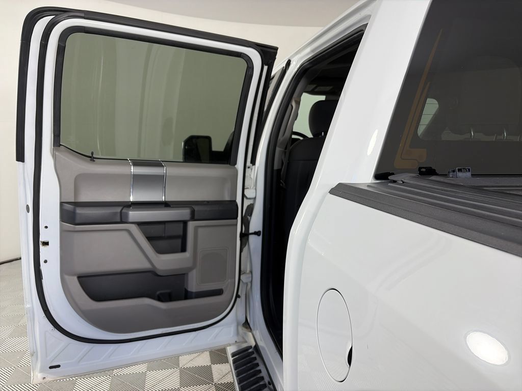 Used 2018 Ford F150 XLT w/ Equipment Group 302A Luxury AWD/4WD image 12