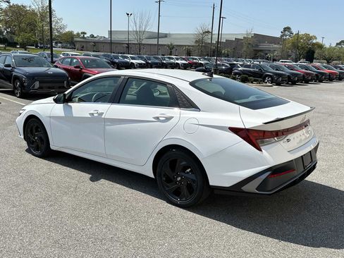 New 2026 Hyundai Elantra SEL Sport Premium FWD image 5