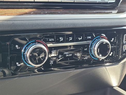 New 2026 GMC Sierra 1500 Elevation image 17