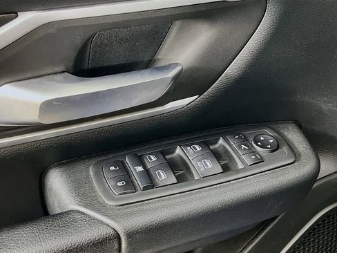 Used 2020 RAM 1500 Big Horn AWD/4WD image 9