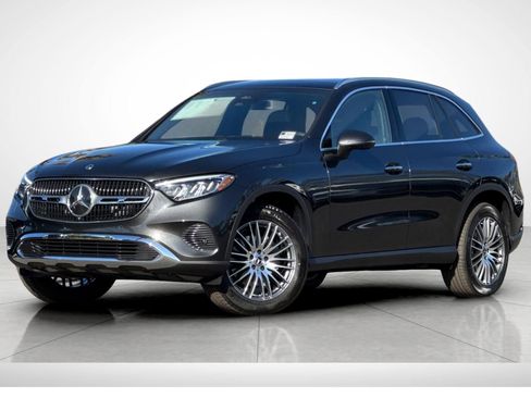 New 2026 Mercedes-Benz GLC 300 image 2