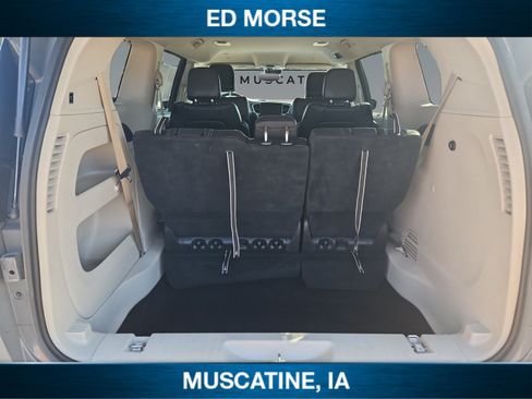 Used 2022 Chrysler Pacifica Touring-L FWD image 18