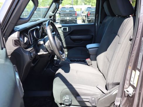 Used 2020 Jeep Wrangler Unlimited Sport AWD/4WD image 3