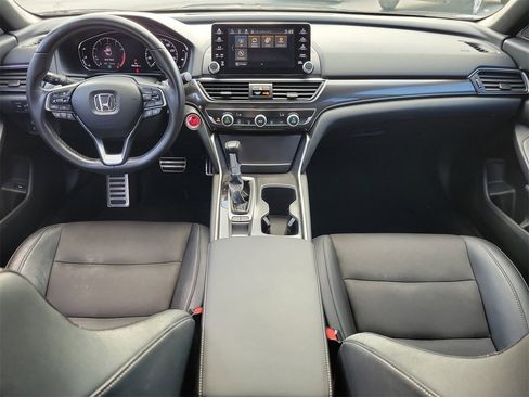 Used 2018 Honda Accord Sport image 12