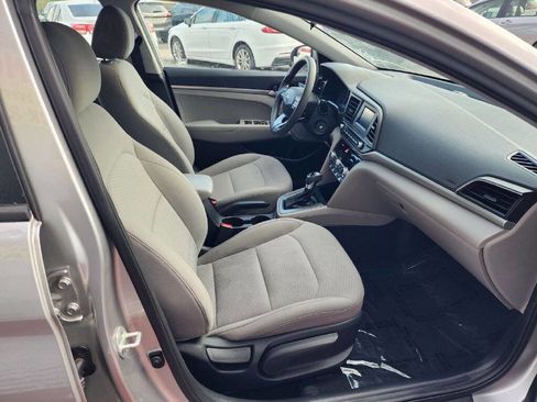 Used 2020 Hyundai Elantra SE FWD image 9