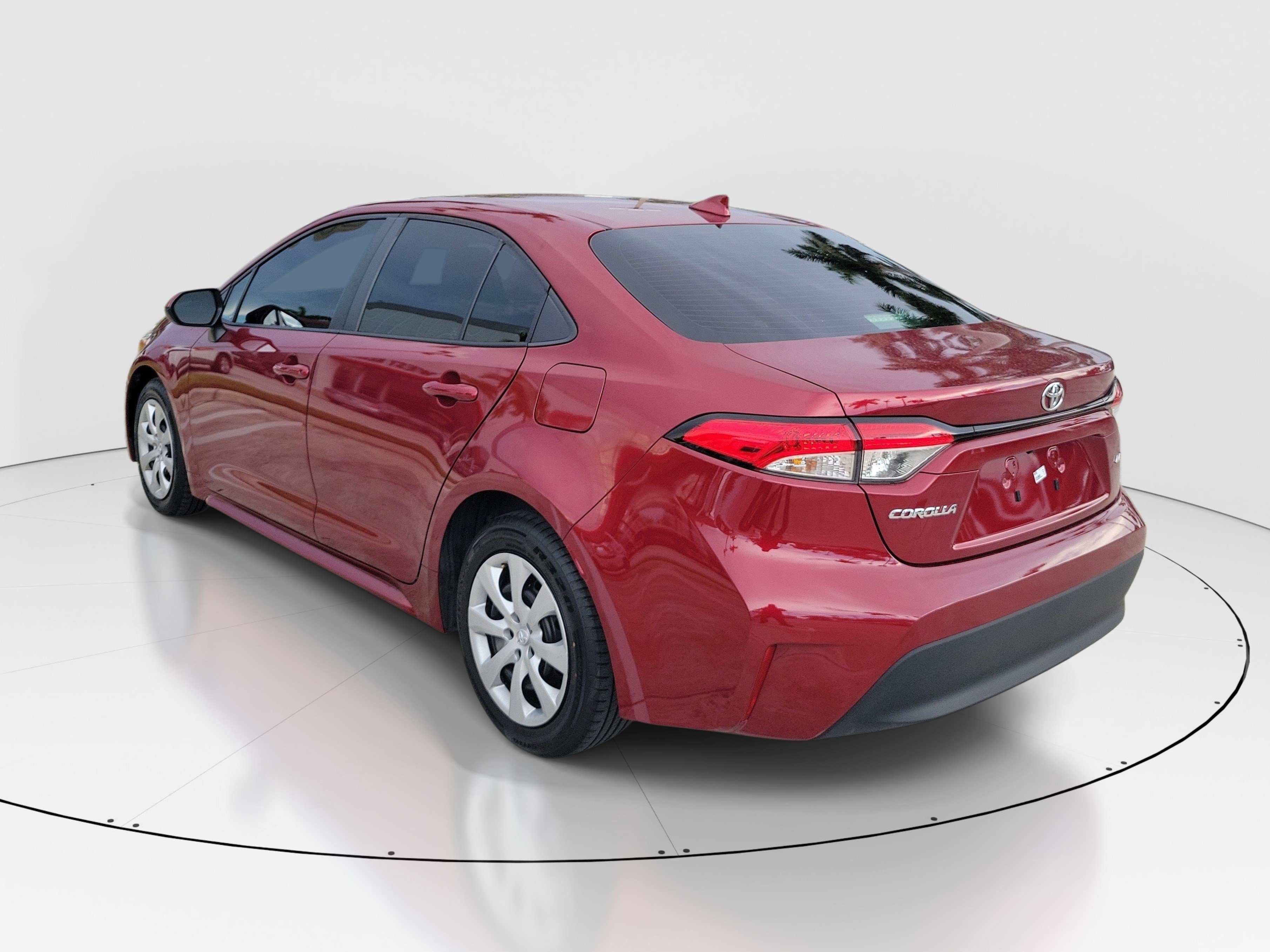 Used 2024 Toyota Corolla LE FWD image 5