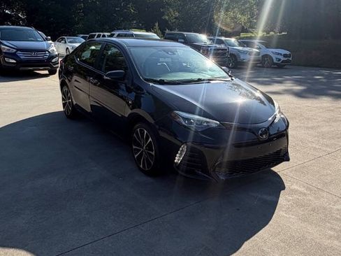 Used 2017 Toyota Corolla SE w/ Carpet Mat Package (TMS) FWD image 6
