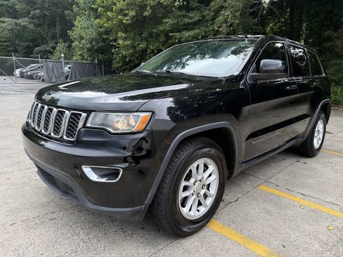 Used 2018 Jeep Grand Cherokee Laredo RWD image 1