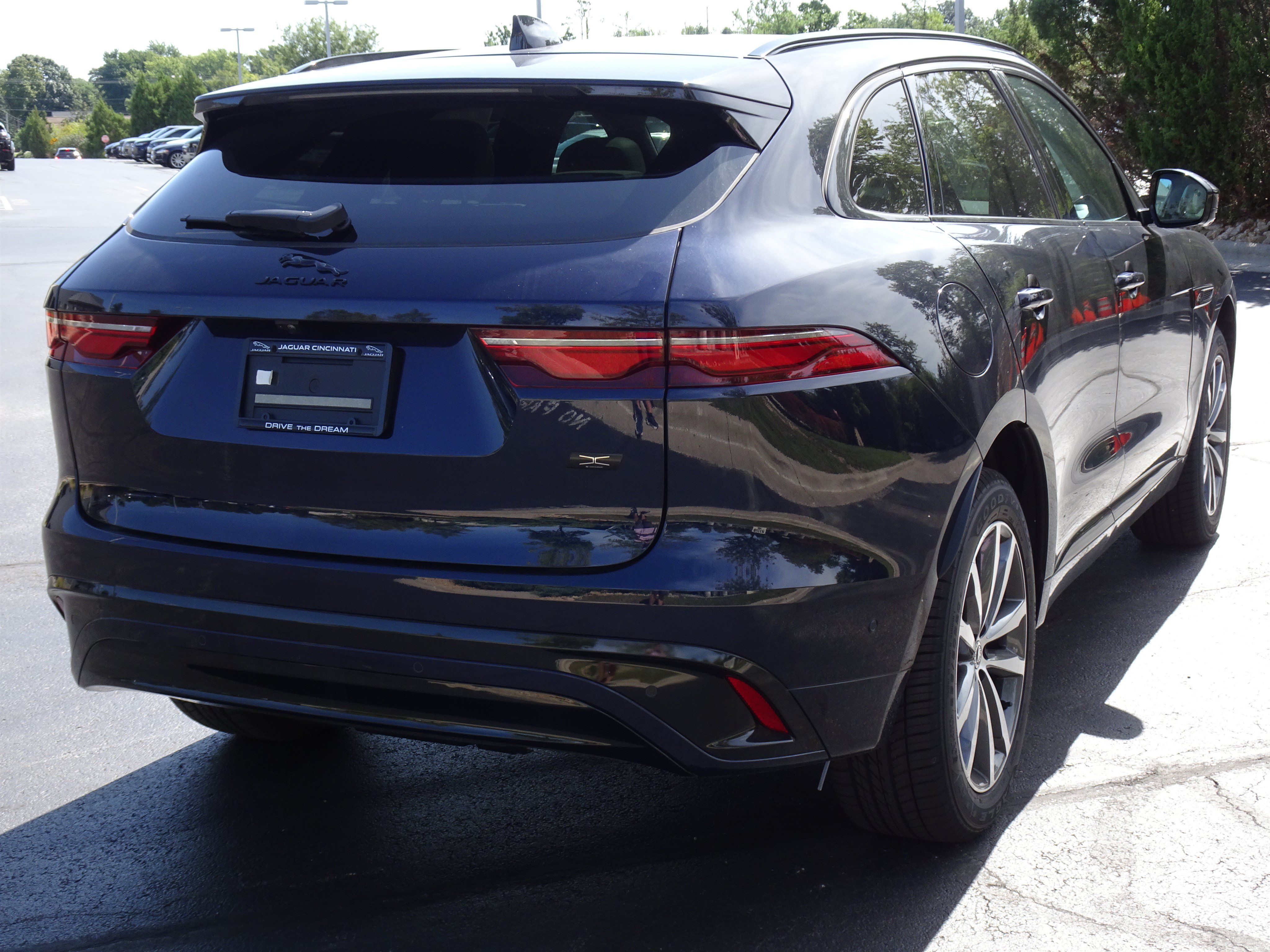 New 2026 Jaguar F-PACE R-Dynamic S AWD/4WD image 6