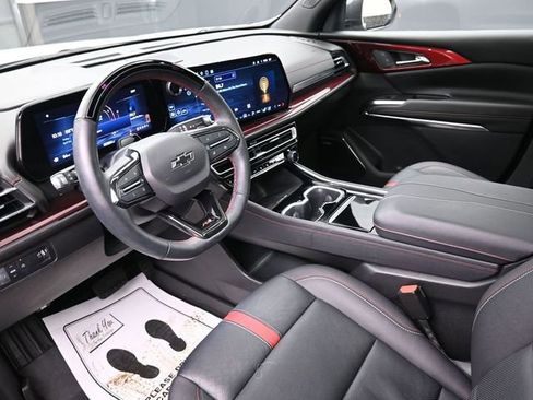 Used 2024 Chevrolet Traverse RS w/ LPO, Floor Liner Package image 18