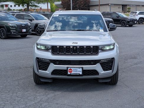 New 2026 Jeep Grand Cherokee Limited AWD/4WD image 2