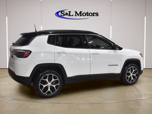 Used 2024 Jeep Compass Limited AWD/4WD image 8