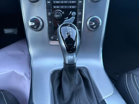 Used 2018 Volvo S60 T5 Dynamic w/ Protection Package image 25