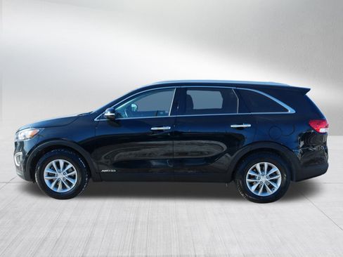 Used 2016 Kia Sorento LX w/ LX Convenience Package image 4