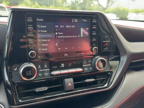 Used 2021 Toyota Highlander XSE AWD/4WD image 20