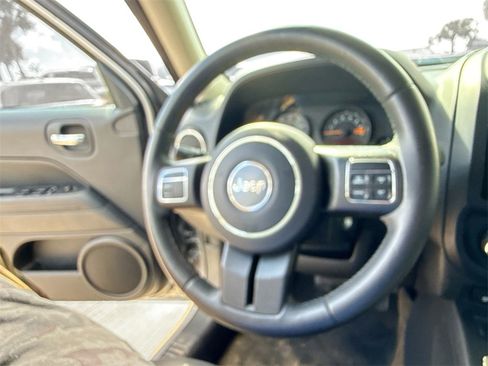 Used 2017 Jeep Patriot Latitude image 12