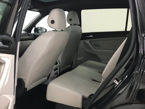 Used 2023 Volkswagen Tiguan SE R-Line FWD image 11