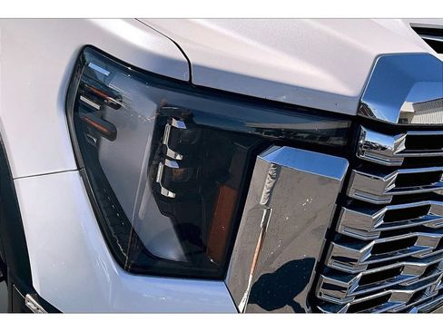 Used 2024 GMC Sierra 2500 Denali w/ Denali Reserve Package AWD/4WD image 26