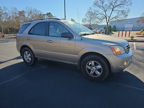 Used 2008 Kia Sorento LX image 10