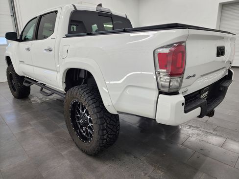 Used 2019 Toyota Tacoma Limited image 6