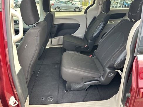 Certified 2023 Chrysler Voyager LX FWD image 22