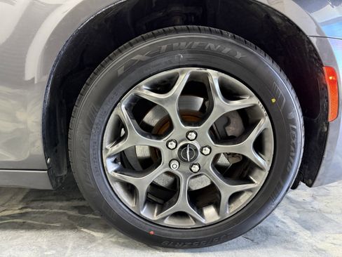 Used 2017 Chrysler 300 S image 25