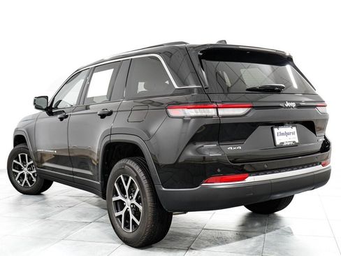Used 2025 Jeep Grand Cherokee Limited AWD/4WD image 5