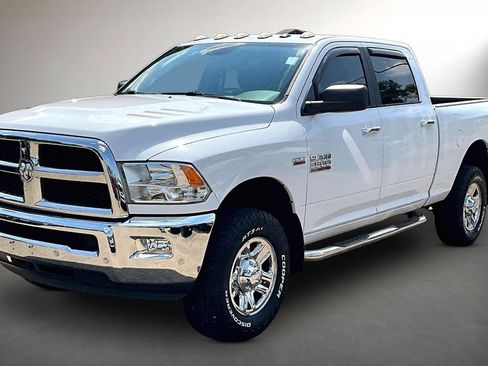 Used 2018 RAM 2500 SLT w/ Snow Chief Group AWD/4WD image 3