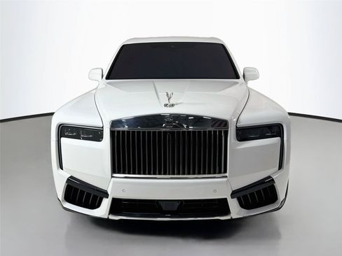 Used 2025 Rolls-Royce Cullinan AWD/4WD image 11