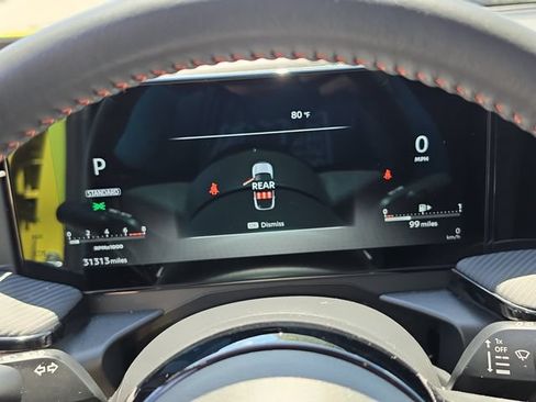 Certified 2025 Nissan Kicks SR FWD image 30