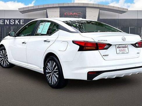 Used 2025 Nissan Altima 2.5 SV AWD/4WD image 12