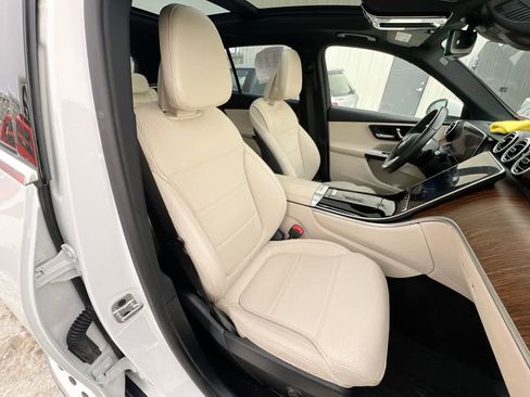 Used 2024 Mercedes-Benz GLC 300 4MATIC image 28