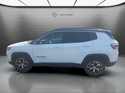 Used 2024 Jeep Compass Limited AWD/4WD image 7