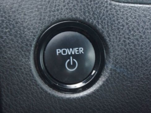 Used 2025 Toyota Camry SE FWD image 8