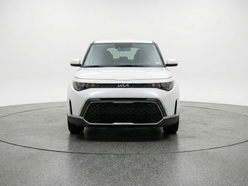 Used 2025 Kia Soul LX w/ LX Technology Package image 2