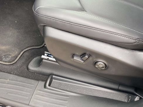 New 2026 Chrysler Pacifica Select FWD image 18