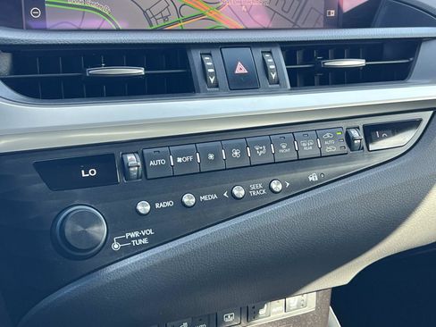 Used 2020 Lexus ES 350 ES 350 Luxury image 16