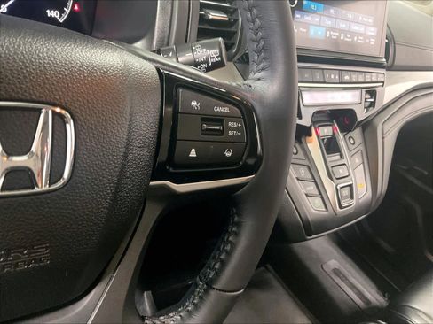 Used 2025 Honda Odyssey EX-L image 24