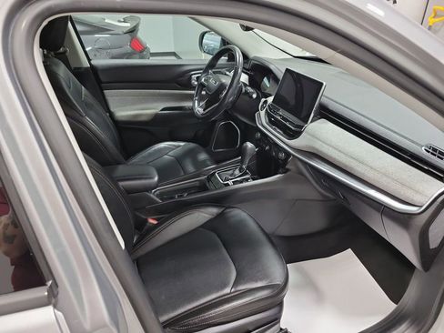 Used 2022 Jeep Compass Latitude image 23